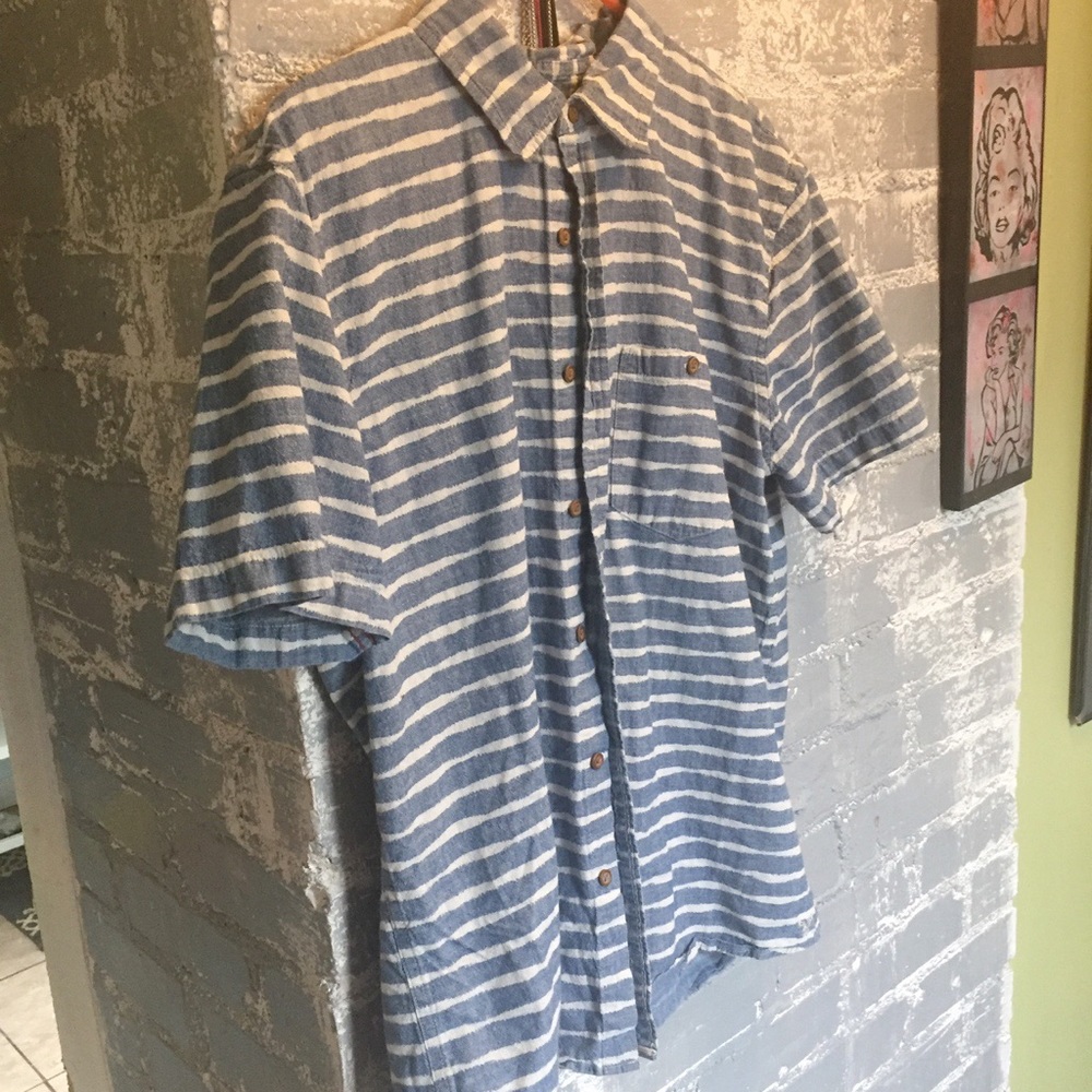 American eagle button up